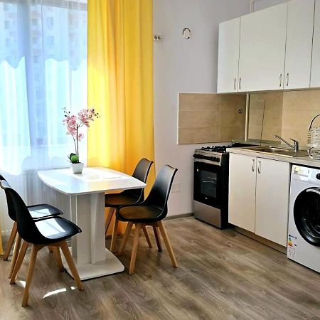 Evelyn Modern Apartment Near Palas ヤシ エクステリア 写真