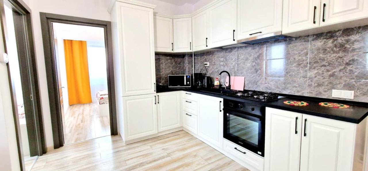 Evelyn Modern Apartment Near Palas ヤシ エクステリア 写真
