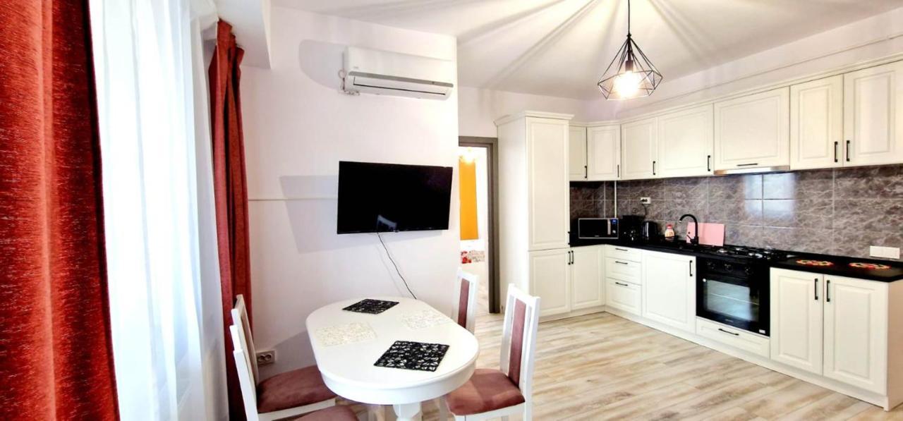 Evelyn Modern Apartment Near Palas ヤシ エクステリア 写真