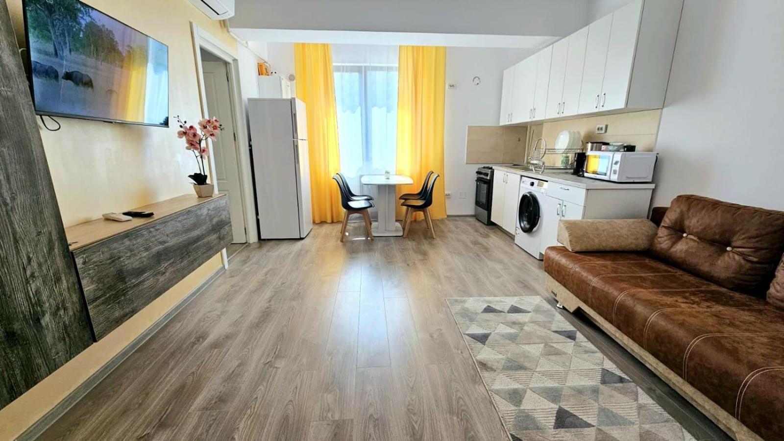 Evelyn Modern Apartment Near Palas ヤシ エクステリア 写真